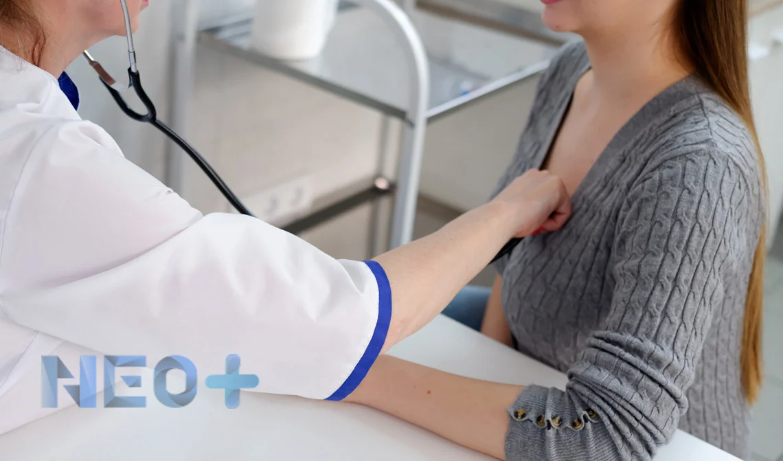 пациент на консультации с врачом